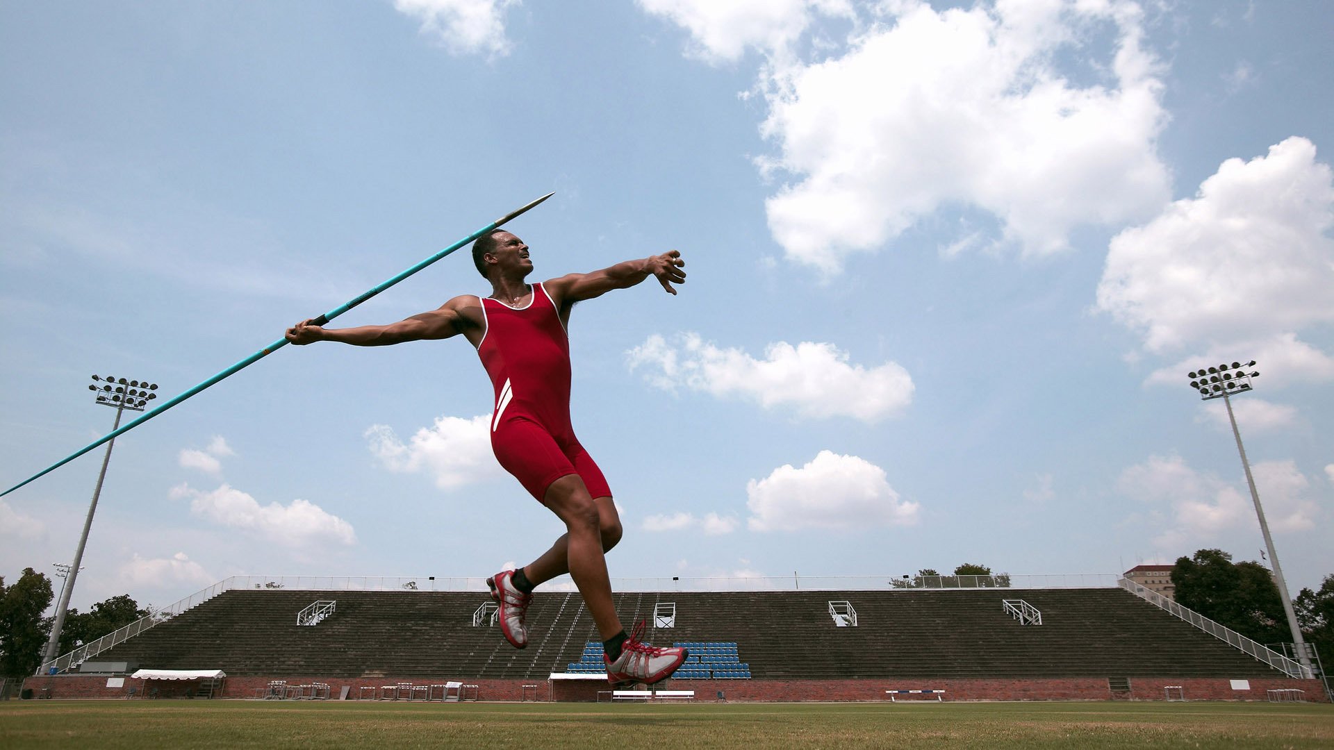 女子100自赛澳洲选手包揽前列，澳洲百米记录